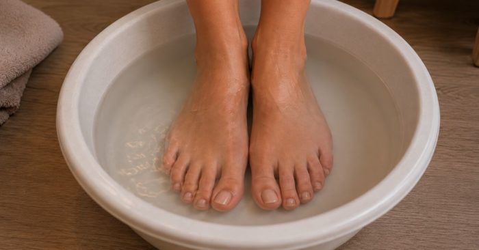 5 lợi ích ngâm chân nước ấm trước khi ngủ giúp thư giãn, cải thiện tuần hoàn máu và nâng cao chất lượng giấc ngủ. Tìm hiểu ngay.