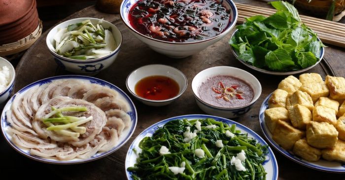 Ăn trưa vào mấy giờ là lý tưởng? Chuyên gia gợi ý thời điểm giúp tiêu hóa tốt, ổn định đường huyết và tăng cường sức khỏe lâu dài.