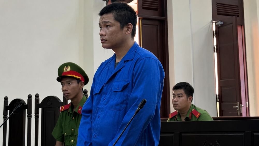 Cha hành hạ con 7 tuổi vì bán vé số không đủ tiền lĩnh 3 năm tù. Diễn biến vụ án và phán quyết của tòa khiến nhiều người quan tâm.