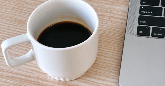 Uống cà phê mỗi ngày ảnh hưởng thế nào đến sức khỏe xương? Tìm hiểu lợi ích, rủi ro và cách uống đúng để bảo vệ hệ xương.