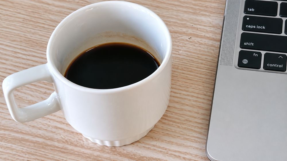 Uống cà phê mỗi ngày ảnh hưởng thế nào đến sức khỏe xương? Tìm hiểu lợi ích, rủi ro và cách uống đúng để bảo vệ hệ xương.