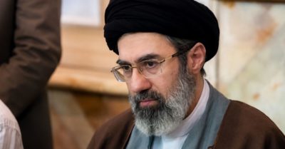 Lãnh tụ Iran nói chữ ký Mỹ vô giá trị, Washington cảnh báo an ninh