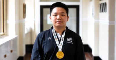 Nam sinh lập kỷ lục hiếm hoi với năm huy chương vàng Olympic Toán
