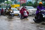Miền Bắc, miền Trung tiếp tục mưa dông, cảnh báo lốc sét gió giật