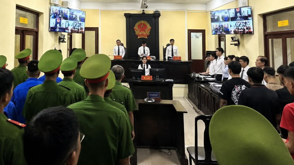 Tuyên án 44 bị cáo trong vụ hai nhóm thanh thiếu niên hẹn đánh nhau bằng hung khí tại Cà Mau, thu hút sự quan tâm về xử lý tội gây rối.