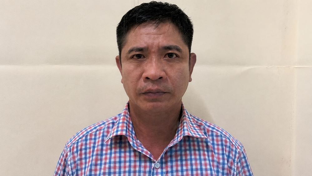 Giả danh Trung tướng Tổng cục 2 để lừa đảo nhiều người, đối tượng Nguyễn Hữu Xuân bị cơ quan chức năng xử lý. Xem thủ đoạn và diễn biến vụ việc.
