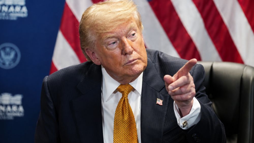 Ông Trump ra lệnh tái phong tỏa cảng biển Iran, làm gia tăng căng thẳng Mỹ - Iran. Xem diễn biến và tác động mới nhất.