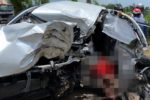 Ô tô lao vào cây xanh trên đường Dạ Lê, tài xế trẻ không qua khỏi