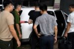 Công an khống chế nghi phạm lừa đảo ngay khi vừa hạ cánh