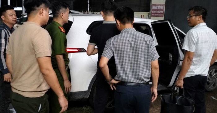 Bắt giữ người liên quan vụ lừa đảo chiếm đoạt tài sản ngay tại sân bay Cát Bi khi vừa hạ cánh, phối hợp giữa Công an Hải Phòng và Hà Tĩnh.