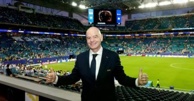 Chủ tịch FIFA bay 27 chuyến chuyên cơ riêng suốt vòng bảng World Cup