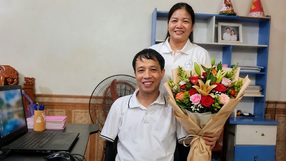 Người phụ nữ ở Thái Nguyên chia sẻ cuộc hôn nhân 17 năm không có cái ôm nhưng vẫn giữ hạnh phúc nhờ sự thấu hiểu và đồng hành.