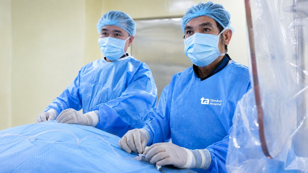 Người phụ nữ về Việt Nam điều trị u máu gan bằng can thiệp nút mạch, giúp kiểm soát khối u và giảm nguy cơ biến chứng. Tìm hiểu chi tiết