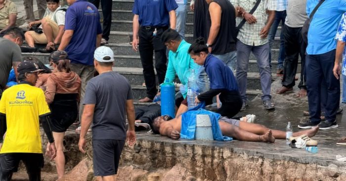 Ca nô lật úp giữa biển Phú Quốc, 23 người được cứu đưa vào bờ an toàn