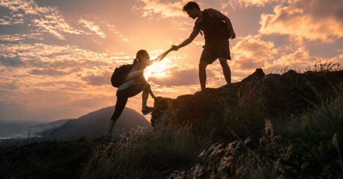 Thay đổi bản thân ở cấp độ cao nhất là thắp sáng người khác và chính mình bằng lòng tốt, sự sẻ chia và yêu thương chân thành.