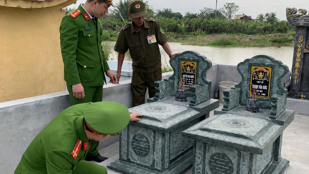 Diễn biến mới nhất vụ giả chết nhận hơn 1 tỷ đồng bảo hiểm khi Thanh Hóa hủy trích lục khai tử cấp trái quy định, hé lộ nhiều tình tiết mới.