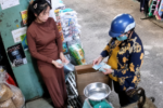 Người phụ nữ quay lại chợ Phú Giáo trả 500.000 đồng nợ cũ, mới hay chủ tiệm đã mất