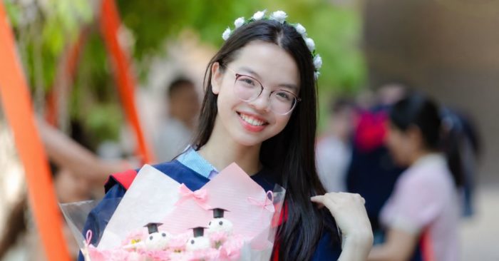 Nữ sinh Gia Lai vào TPHCM học, đạt 30/30 điểm thủ khoa khối B00