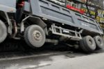 Xe tải 80 tấn sập cống dự án chống ngập đường Lương Ngọc Quyến, Thái Nguyên