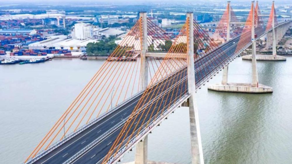 Cầu Bạch Đằng - công trình dây văng nhiều nhịp hàng đầu thế giới, kết nối Hải Phòng và Quảng Ninh, góp phần thúc đẩy liên kết vùng.