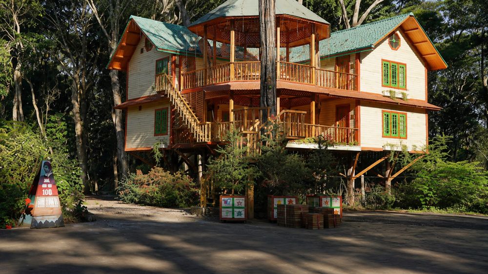 Măng Đen Treehouse được đề cử Làng du lịch tốt nhất thế giới 2026 với mô hình nhà trên cây giữa rừng, thu hút du khách yêu thiên nhiên.