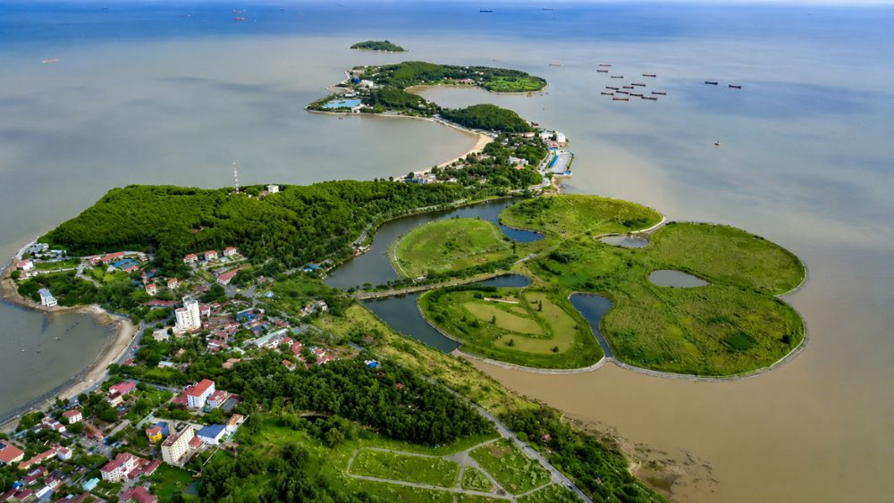 Hải Phòng đặt mục tiêu đưa du lịch thành ngành kinh tế mũi nhọn, phát huy lợi thế biển đảo và thu hút mạnh du khách trong, ngoài nước.