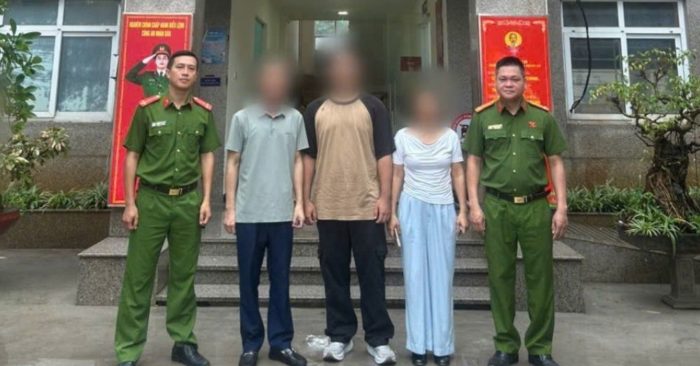 Nam sinh năm cuối suýt trở thành nạn nhân của chiêu trò "bắt cóc online" được công an hỗ trợ trở về an toàn cùng gia đình.