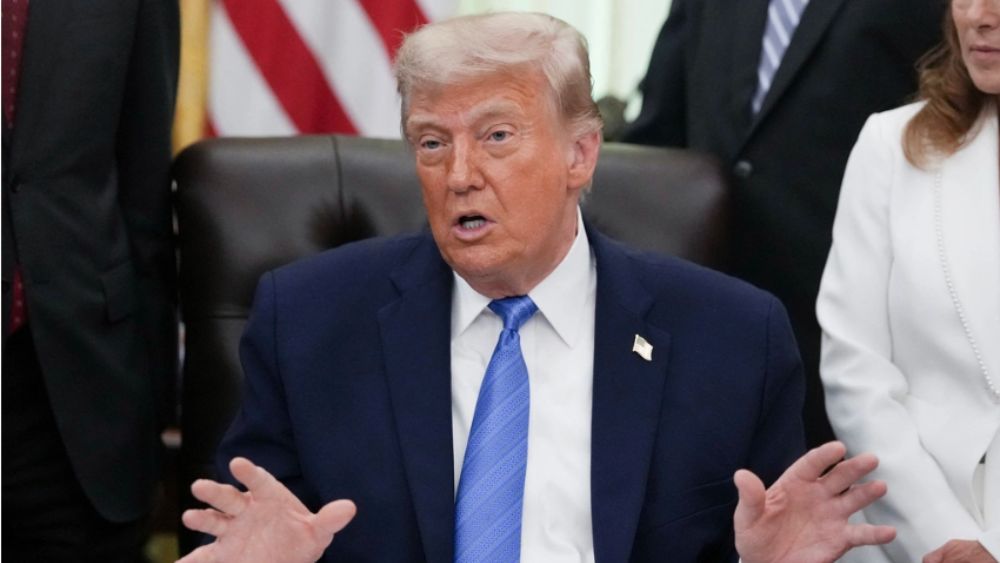 EU, Trung Quốc phản đối chính quyền Trump áp mức thuế mới, làm dấy lên lo ngại về căng thẳng thương mại và tác động kinh tế toàn cầu.