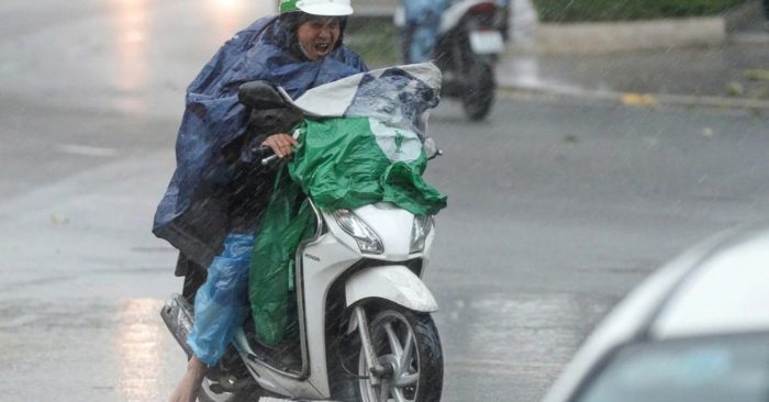 Quảng Ninh, Hải Phòng mưa lớn diện rộng, Biển Đông có thể xuất hiện bão, người dân cần theo dõi diễn biến thời tiết mới nhất.