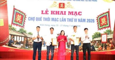 Hải Phòng trao chứng nhận OCOP tại chợ quê thời Mạc lần thứ IV