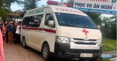 Hai anh em ruột tử vong do điện giật khi thả  diều ở bãi biển về