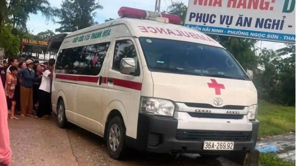 Hai anh em ruột ở Thanh Hóa tử vong do điện giật khi trở về sau buổi thả diều. Nguyên nhân vụ việc đang được cơ quan chức năng làm rõ.
