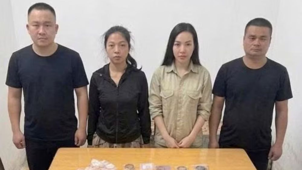 Công an Hải Phòng triệt phá nhóm lừa bán vàng giả gồm 3 phụ nữ và 2 người nước ngoài, thu giữ nhiều tang vật liên quan.