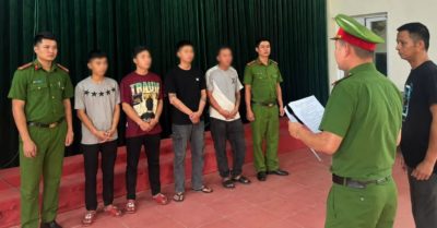 Khởi tố nhóm thanh niên gây rối vì mâu thuẫn nháy đèn xe