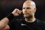 FIFA mất đi một trọng tài giàu kinh nghiệm, người vừa khép lại hành trình World Cup dang dở