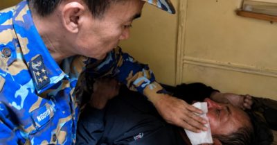 Ngư dân An Giang trôi dạt 4 ngày, được tàu Hải quân cứu sống