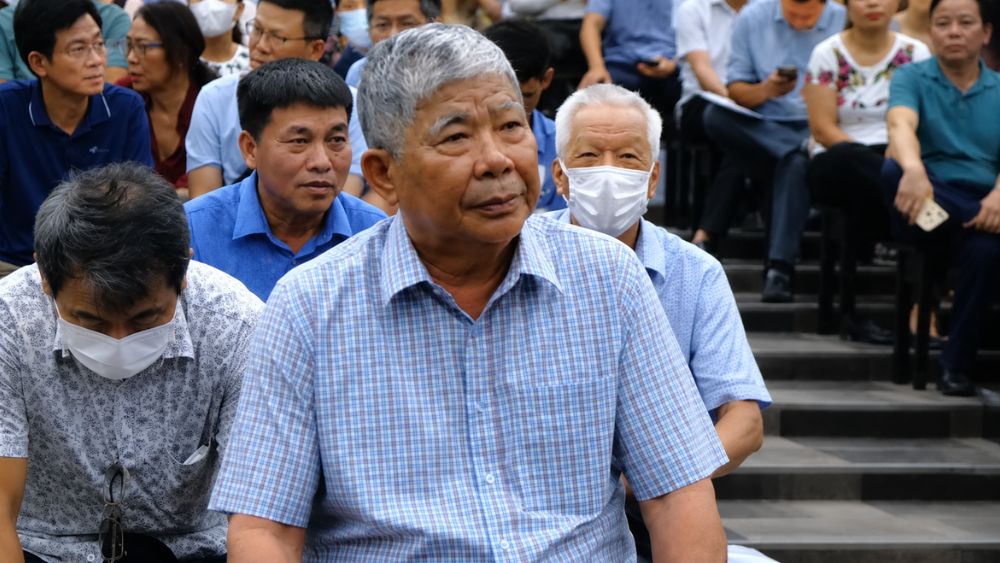 Ông Lê Thanh Thản bị truy tố về tội lừa dối khách hàng. Vụ án liên quan đến hoạt động kinh doanh của Tập đoàn Mường Thanh.