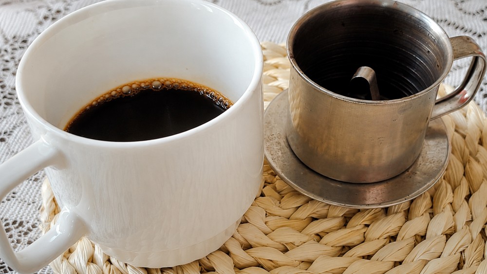 Cà phê có thể tác động đến nhu động và hệ vi sinh đường ruột, nhưng phản ứng ở mỗi người không giống nhau.