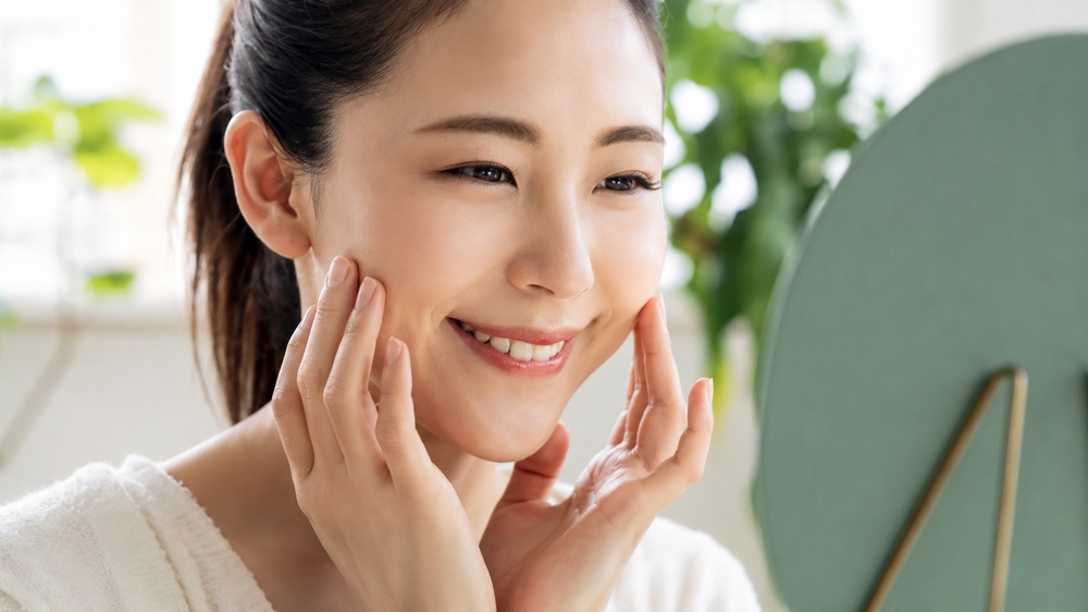 Vitamin C hỗ trợ tổng hợp collagen, cùng 4 thói quen khác giúp bảo vệ cấu trúc da, duy trì độ săn chắc và làm chậm dấu hiệu lão hóa.