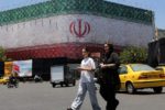 Mỹ đặt cược vào đòn kinh tế để ép Iran