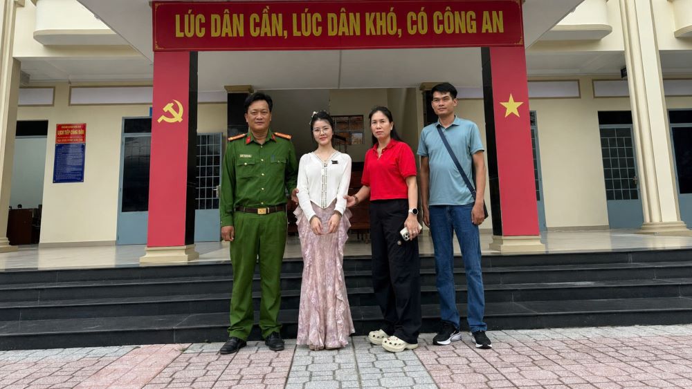 Đào Thị Trang, nữ nghi phạm thông thạo 3 ngoại ngữ, bị bắt sau gần 4 năm trốn truy nã và được di lý về Việt Nam phục vụ điều tra.
