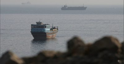 Hormuz vẫn mắc kẹt giữa ba kịch bản