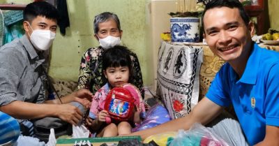 Hai mươi năm trả món nợ ân tình bằng những học bổng