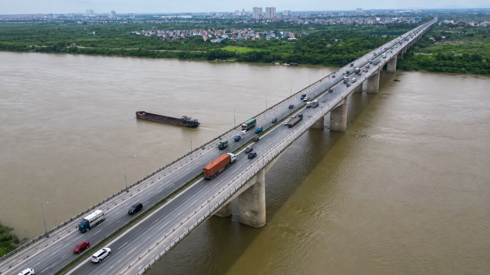 Vụ án người đàn ông phi tang xác người tình xuống sông Hồng từ cầu Thanh Trì sau những ngày sử dụng ma túy gây rúng động.