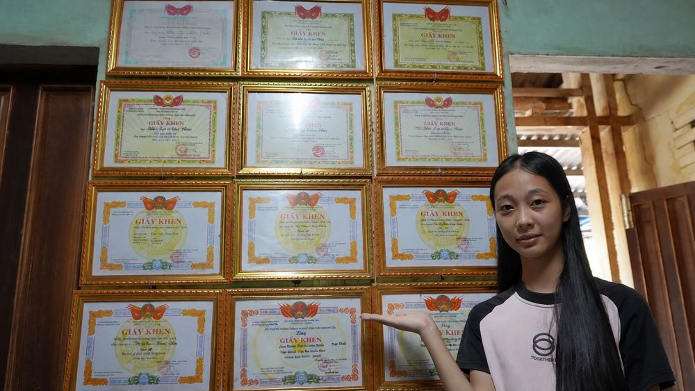 Trân Châu, cô bé mồ côi ở Quảng Ngãi, vượt khó học giỏi và trở thành thủ khoa ngành Sư phạm Ngữ văn, Đại học Phạm Văn Đồng.