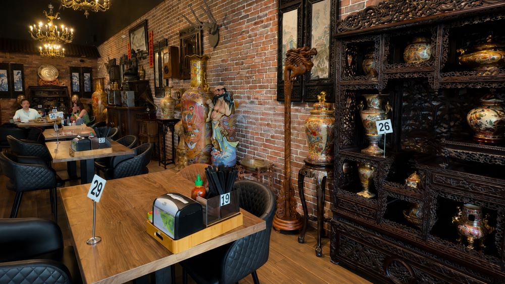 Ẩm thực Việt Nam ngày càng được yêu thích tại Toronto, Canada, qua hành trình phát triển của chuỗi nhà hàng Linh Anh và cách lan tỏa văn hóa Việt.
