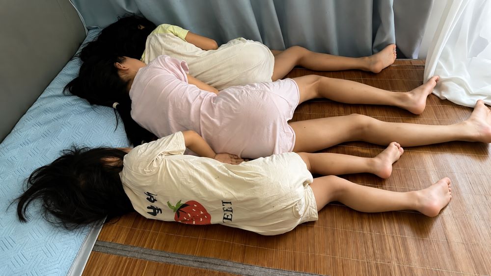 Giấc ngủ trẻ em rất quan trọng với trí nhớ, học tập và sự chú ý, nhưng không thể dựa vào cách trẻ ngủ để đánh giá trí thông minh.