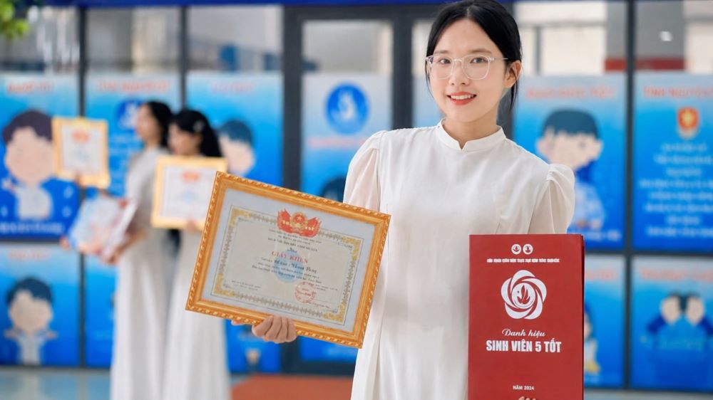 Ninh Thúy Hoa, nữ thủ khoa Đại học Khoa học với GPA 3,99/4,0, chọn danh hiệu “Sinh viên 5 tốt” làm dấu ấn hành trình đại học.