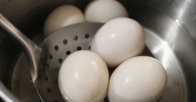 Một quả trứng mỗi sáng giúp người cao tuổi khỏe cơ, tốt tim