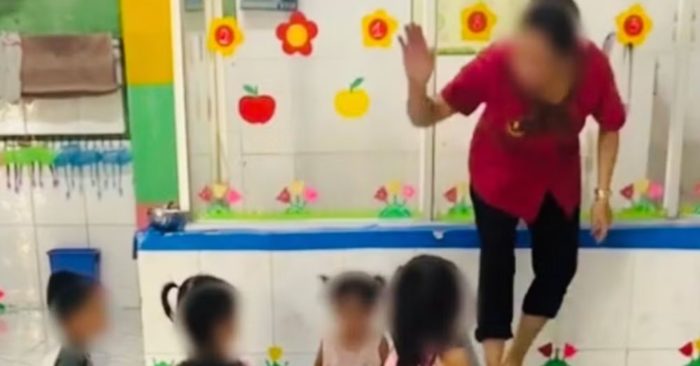 Bảo mẫu bị xác minh sau video đánh và bắn dây thun vào trẻ nhỏ